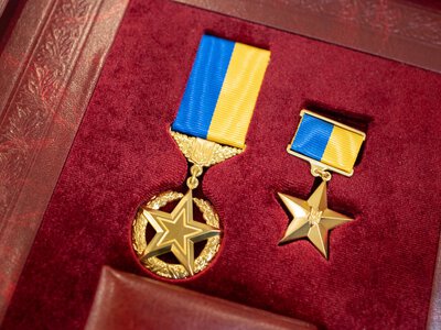 Зеленський присвоїв звання Героя України низці військових і двом поліцейським, дев’ятьом із них – посмертно