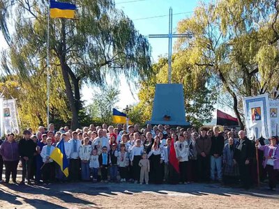 Цього дня говорили їхні імена: у Буській громаді 1 жовтня відкривали Алеї Героїв і вшановували полеглих