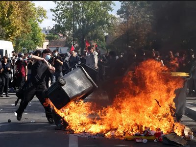 Протести школярів у Франції: сотні затриманих, поранено 83 правоохоронці