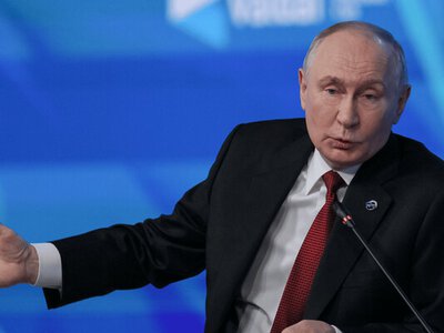 Росія готова до переговорів, але проти перемир’я: що сказав Путін на Валдаї