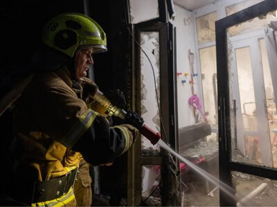 У Києві через атаку РФ пошкоджено 25-поверховий будинок