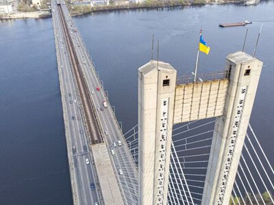 У Києві обмежено рух транспорту мостами — перелік