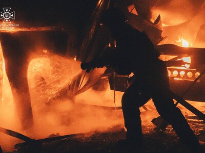 Волгоград атакували дрони: біля НПЗ та хімзаводу спалахнула масштабна пожежа