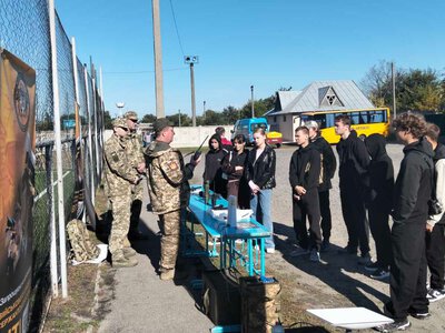 У Новосанжарському ліцеї для старшокласників провели військово-патріотичний вишкіл