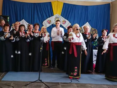 У Морозах відбувся благодійний концерт до Дня захисників і захисниць України: збирали кошти на лікування пораненого воїна