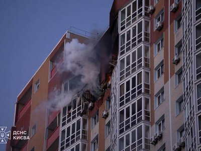 Росіяни влучили в багатоповерхівку у Києві і вбили людину