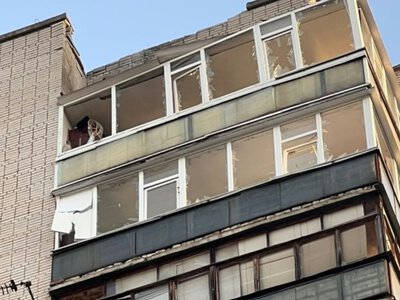 У Сумах внаслідок нічного удару дрона пошкоджено 3 багатоповерхівки