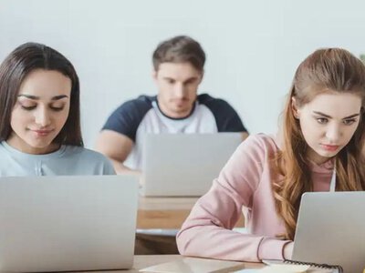 Вік учасників НМТ-2026 вражає: найстаршому – 73 роки