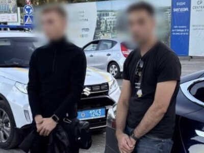 Стрілянина в Боздоському парку: в Ужгороді затримали чоловіків із пістолетом та револьвером (ФОТО)