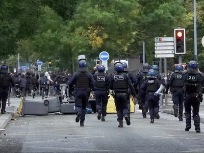 У Франції понад 400 шкіл закриють через масові протести учнів — Reuters