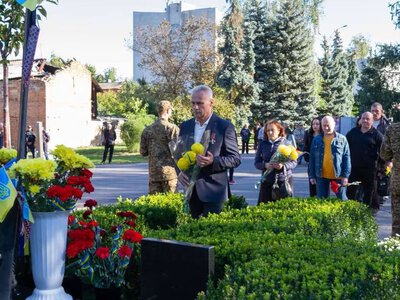 Пам’ятаємо. Дякуємо. Шануємо.