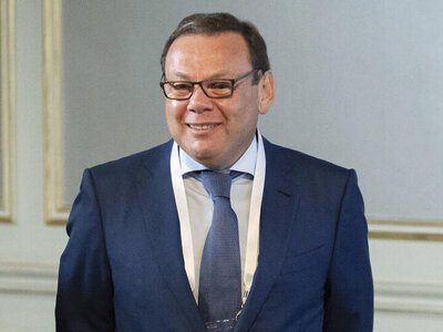 ЄС зняв санкції з Фрідмана, але мільярди йому не повернулися: чому олігарх досі не може ними користуватися