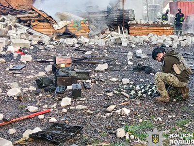 Нічна атака на Рівненський район: пошкоджено підприємство, людей евакуювали, є поранена (ФОТО) 