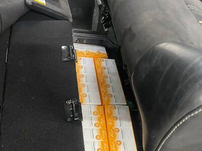 На Порубному прикордонники виявили приховані в автомобілі вітаміни на 1,4 мільйона гривень