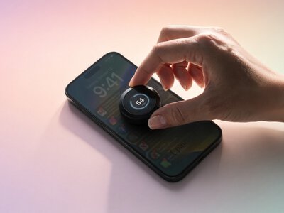 Стартап Pause випустив таймер-присоску для смартфона для боротьби з думскролінгом
