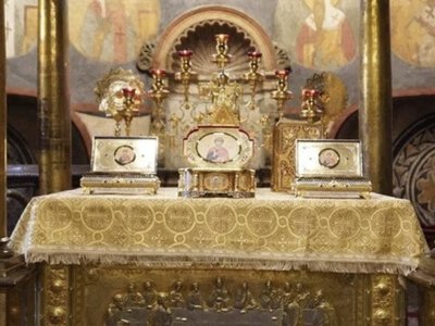 Окупанти втекли й залишили на полі бою мощі Дмитра Донського, яких їм передав Путін