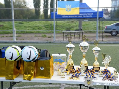 На Рівненщині під час благодійного турніру з міні-футболу зібрали 32,6 тисячі гривень для військових