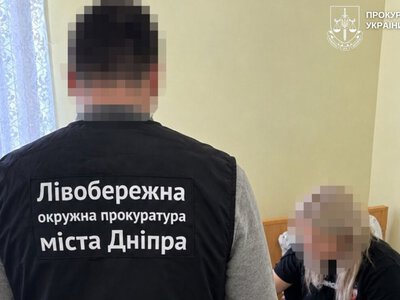 На Дніпропетровщині посадовицю підозрюють у збитках на понад 2 млн грн під час закупівлі сміттєвозів