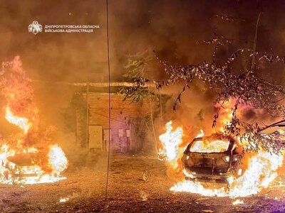 рф атакувала Дніпро, палає багатоквартирний будинок