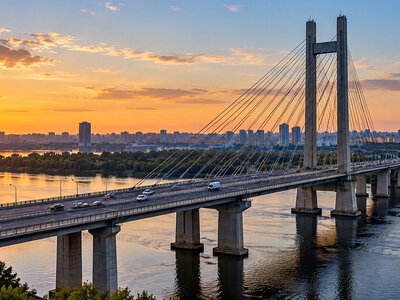 Південний міст у Києві повністю перекритий: місто змінило рух через Дніпро