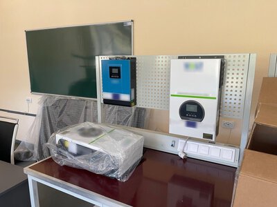 Посадовиця коледжу в Кам’янському закупила обладнання для сонячної станції майже втричі дорожче