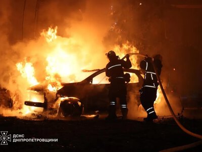 У Дніпрі рятувальники вивели людей із палаючої багатоповерхівки після атаки БпЛА