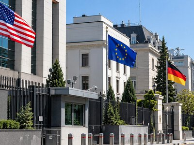 Західні країни готують резервні плани перенесення посольств із Києва