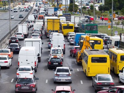 У Києві обмежили рух низкою мостів, а ЄС перерахував Україні 2,9 млрд євро допомоги. Головне за...