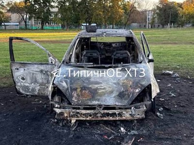 У Харкові під час нічного дрифту на стадіоні біля школи виникла пожежа