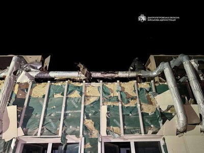 Росіяни повторно вдарили по бізнес-центру в Дніпрі: що відомо про нічну атаку 2 жовтня