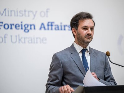 Міністерство закордонних справ України спростувало повідомлення The Guardian про евакуацію посольств з Києва