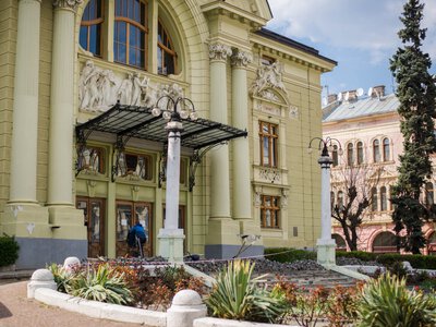 У Чернівецькому муздрамтеатрові представили афішу вистав на жовтень