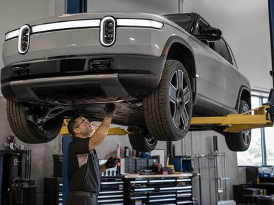 Rivian відкликає 14 позашляховиків R2 через кріплення батареї