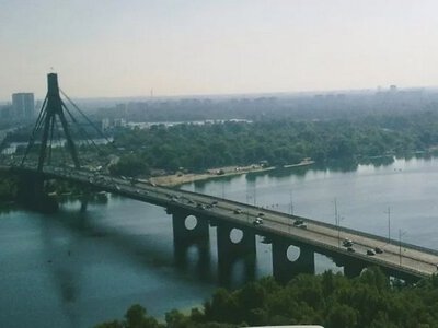 Рашисти атакували Північний міст у Києві