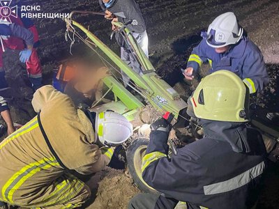 Під час роботи з ґрунтофрезою чоловік травмував ногу на Рівненщині