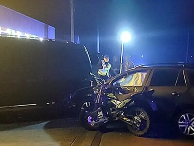 Вночі 15-річний мотоцикліст розбив 5 авто у Сарнах на Рівненщині: є травмовані