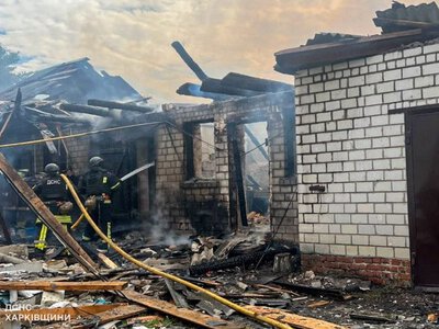 На Харківщині через атаку російського дрона загорівся приватний будинок
