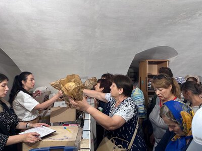 7000 речей за місяць: у «Совиному гнізді» в Ужгороді допомогли сотням переселенців
