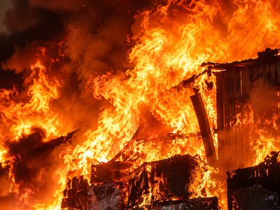 У Павлограді через російську атаку поранений чоловік: горіли склади