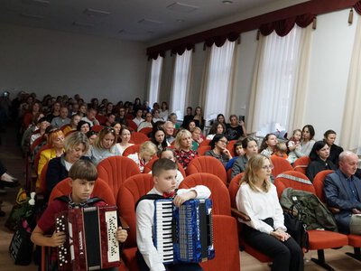 Майже рік ремонту — і перший концерт: в Ужгороді музична школа відкрила сезон в оновленій залі