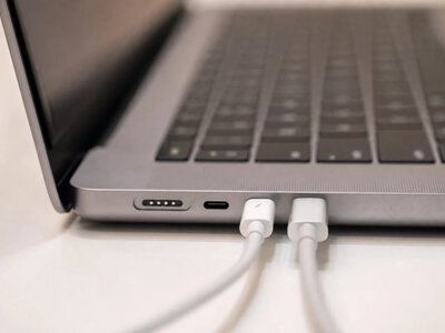 Чим порти Thunderbolt на Mac відрізняються від USB-C