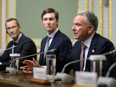 Переговори США і рф щодо України доповнили угодою про активи «Лукойлу»: хто з оточення Трампа хоче купити російську нафту