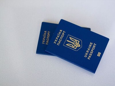 Кому паспорт за кордоном можуть не видати: важлива умова від міграційної служби