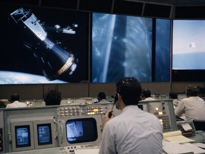 Помер диспетчер польотів NASA Мілт Віндлер, який допоміг урятувати Аполлон-13