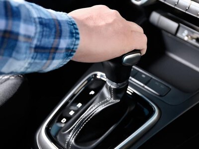 Автоматична коробка може пройти понад 300 тисяч км: що найшвидше скорочує її ресурс
