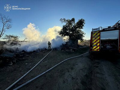 Масштабну пожежу у Миколаєві гасили понад 20 рятувальників на семи машинах
