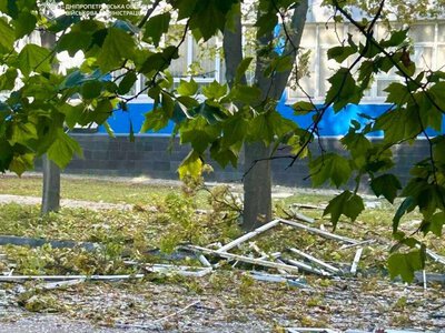 Росіяни вдарили по центру Дніпра: горить будівля телекомунікаційної компанії