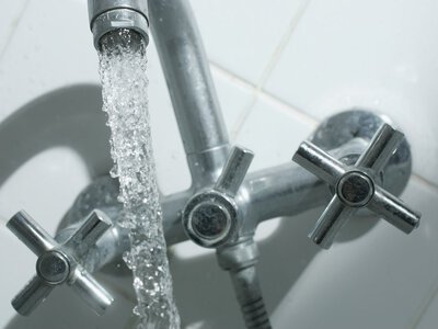 Частина Києва залишилася без гарячої води після атаки