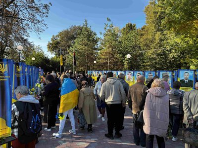 Простір віри та незламності: у Махнівській громаді відкрили Алею Надії