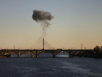 Російська атака пошкодила Північний міст у Києві вдруге